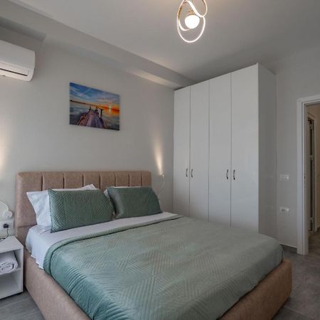 Esel Apartments Sarandë Eksteriør billede