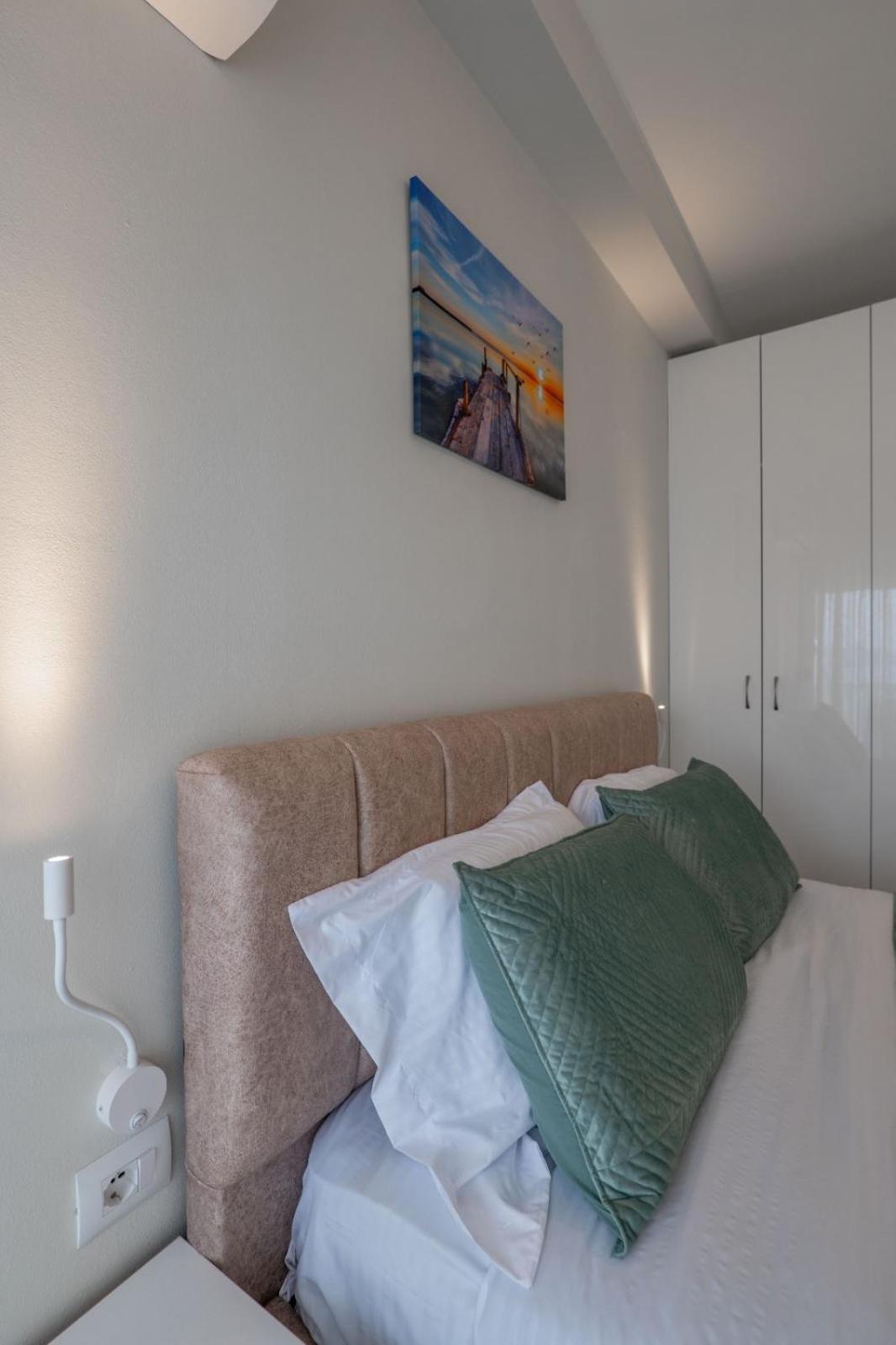 Esel Apartments Sarandë Eksteriør billede