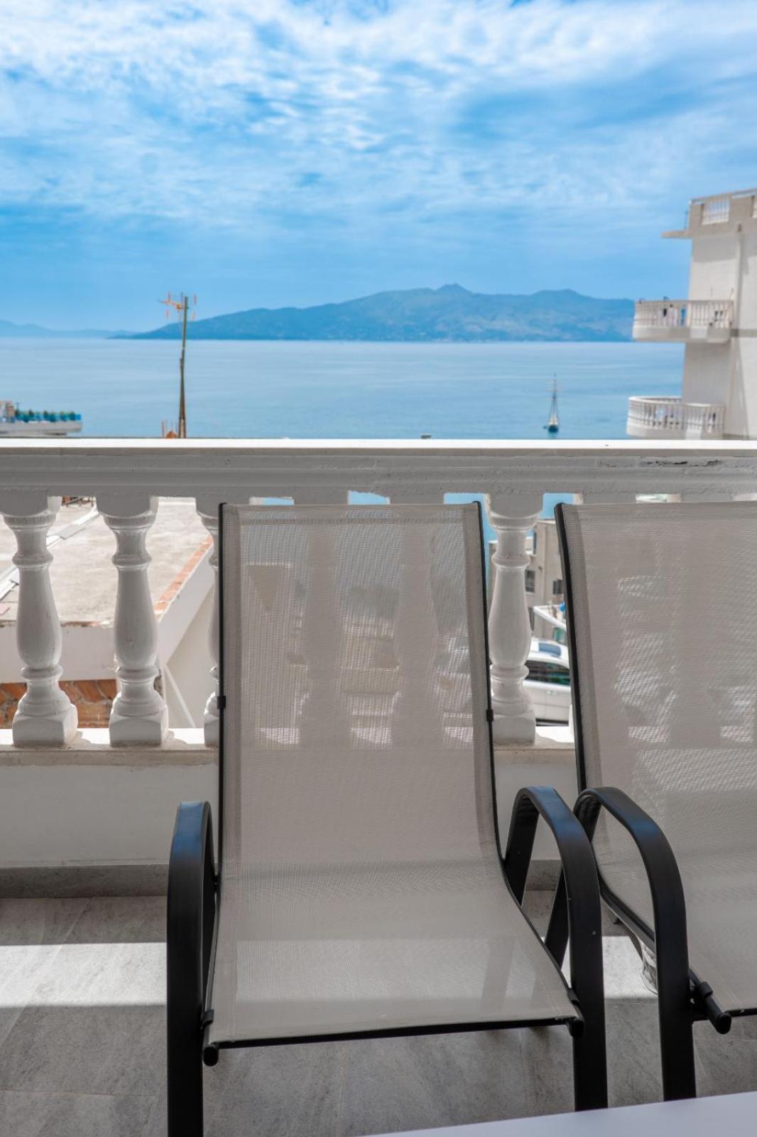 Esel Apartments Sarandë Eksteriør billede