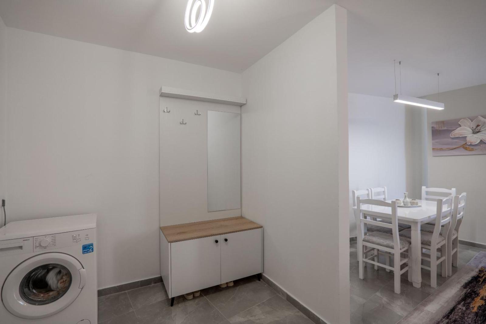Esel Apartments Sarandë Eksteriør billede