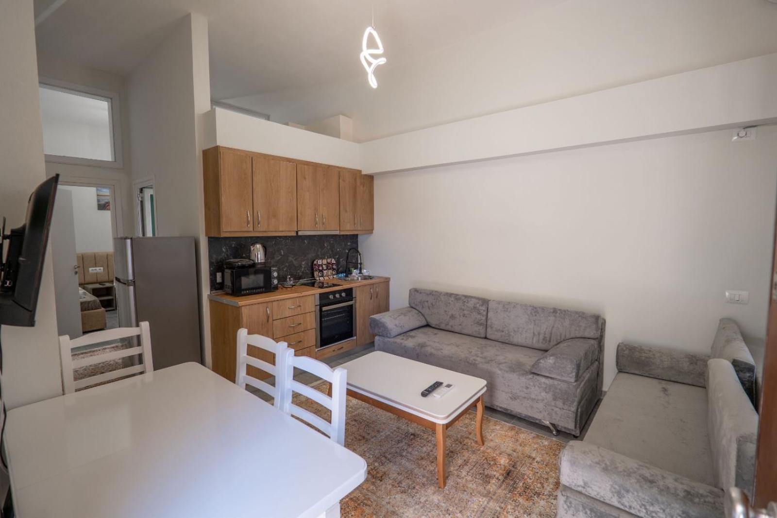 Esel Apartments Sarandë Eksteriør billede