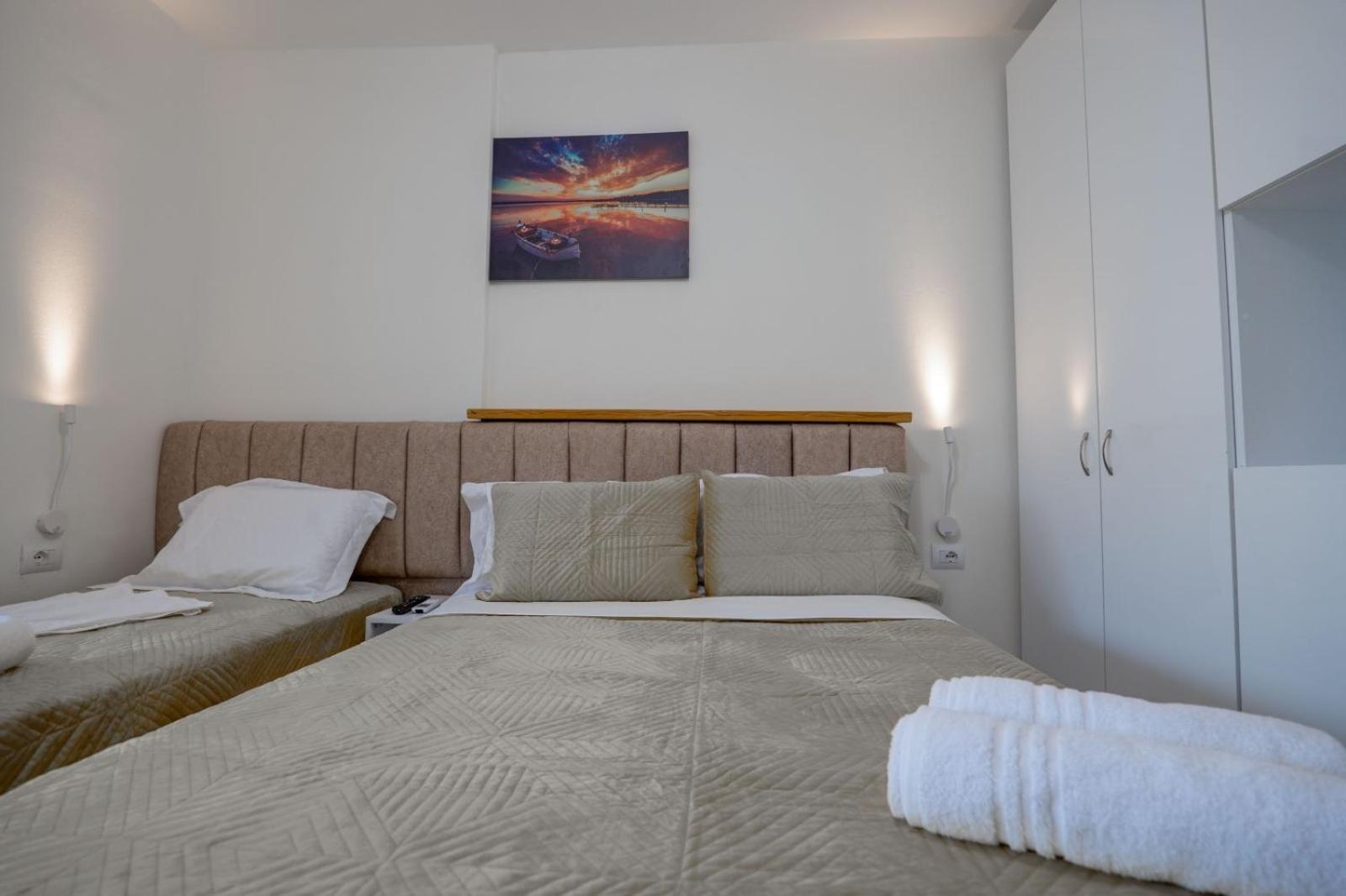 Esel Apartments Sarandë Eksteriør billede
