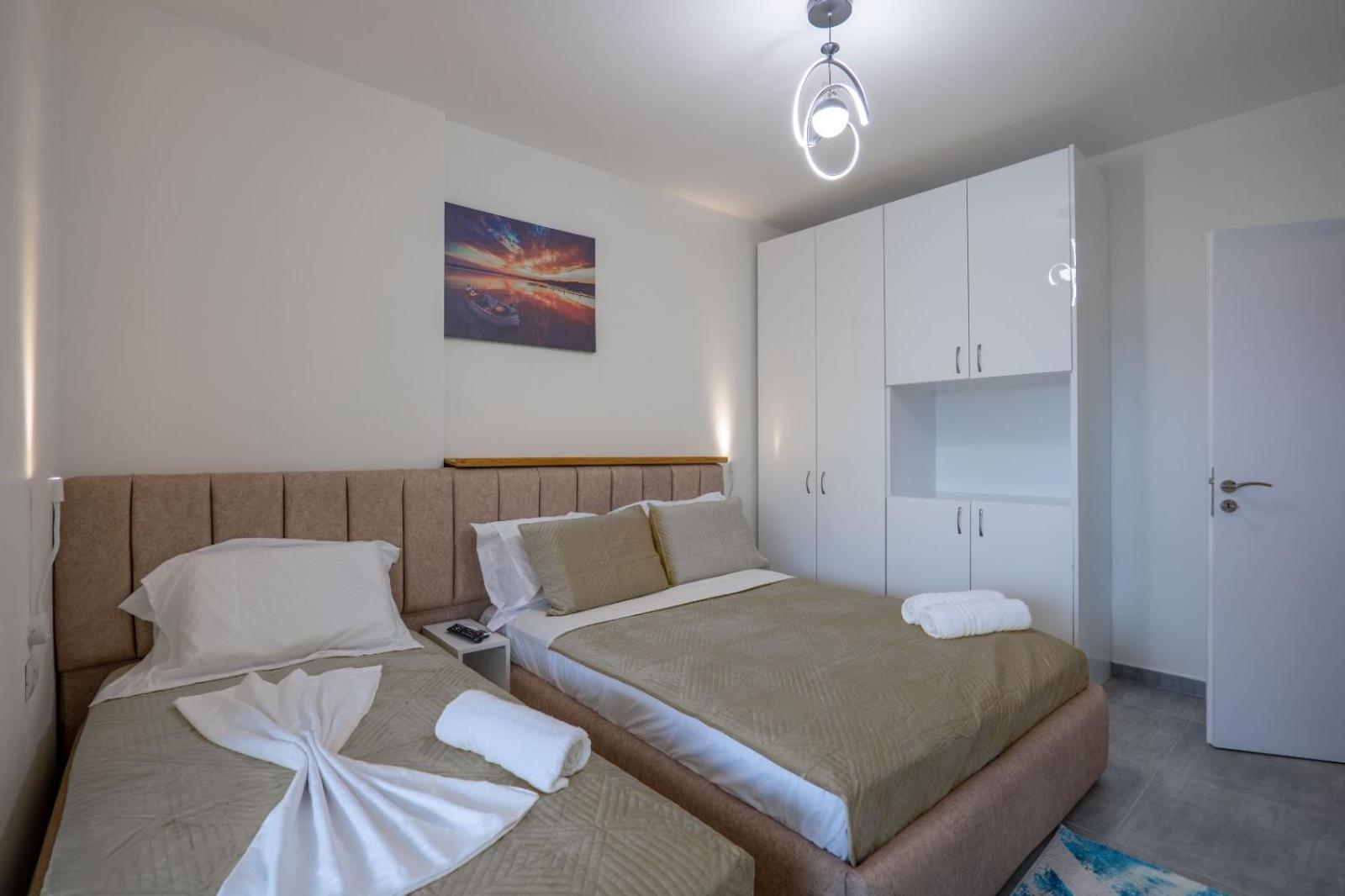 Esel Apartments Sarandë Eksteriør billede