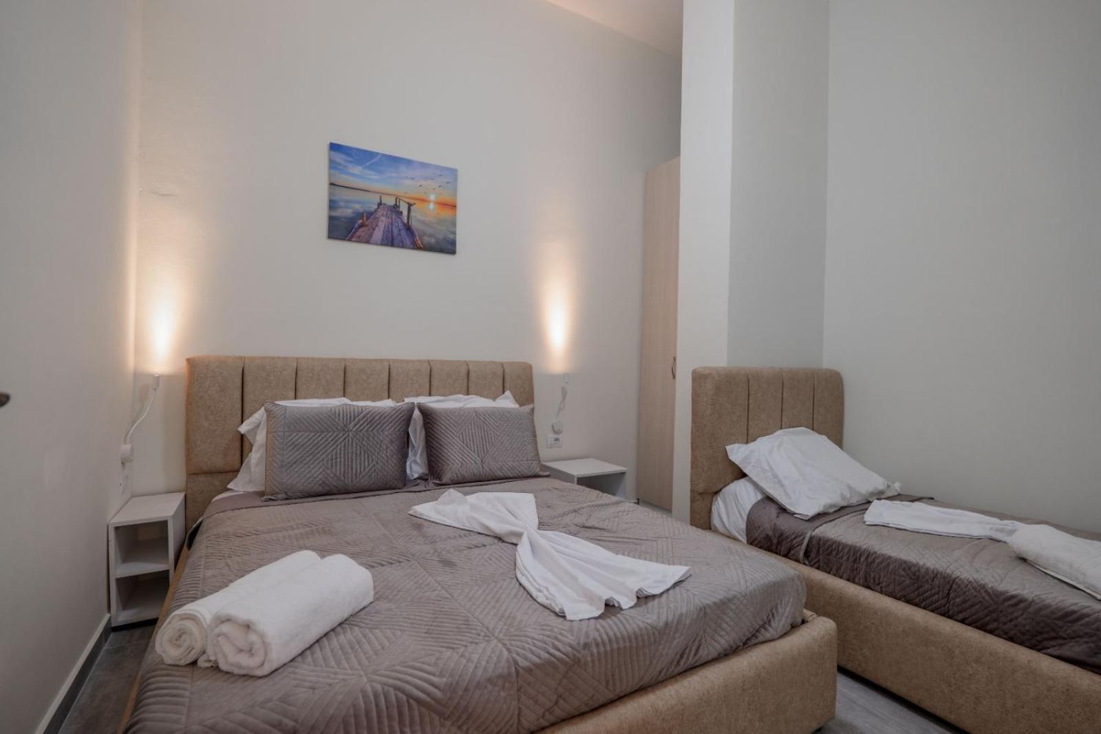 Esel Apartments Sarandë Eksteriør billede